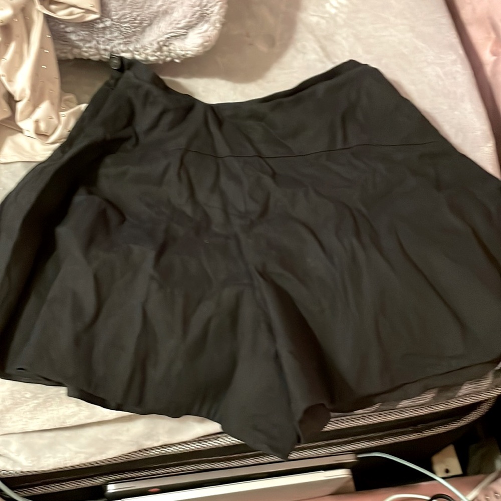 Black Vince skirt shorts